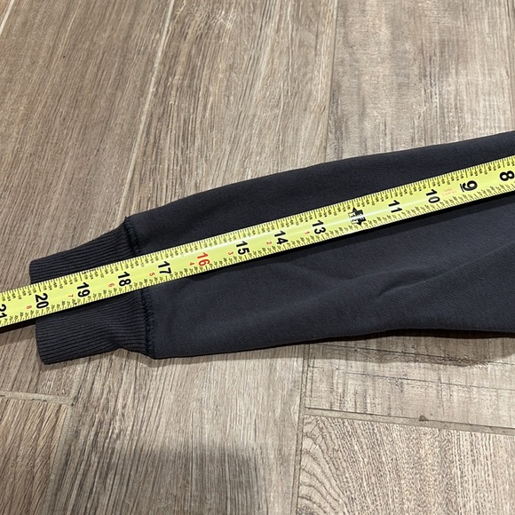 🟢 BUNDLE 2 ITEMS for 20$ - Kids Hoodie UNISEX - in good condition Size XS - Picture 9 of 10